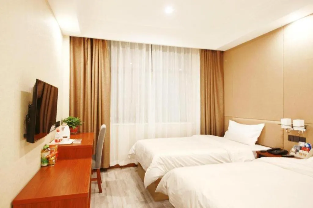 Pai Hotels-Guide Road Municipal Government Shangqiu 2*,  China
